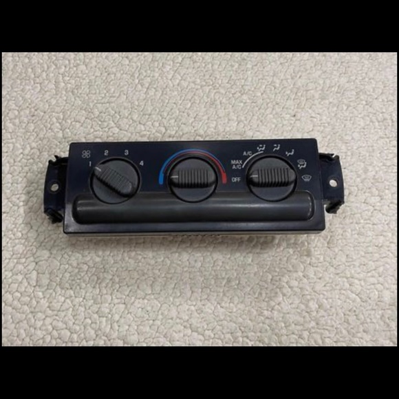Chevrolet Blazer GMC Jimmy Oldsmobile Bravada Climate Control A/C Heater Switch - Picture 7 of 9